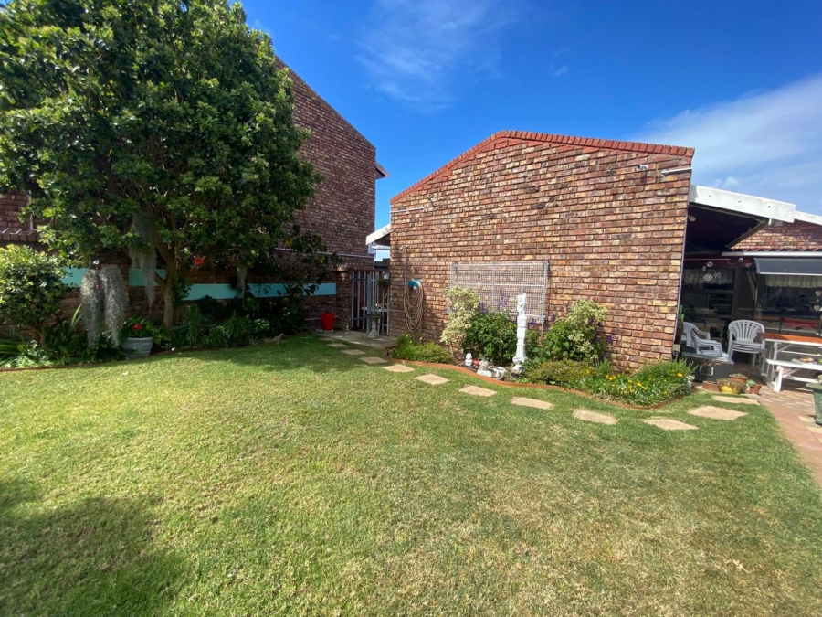 3 Bedroom Property for Sale in Deoville Park Western Cape
